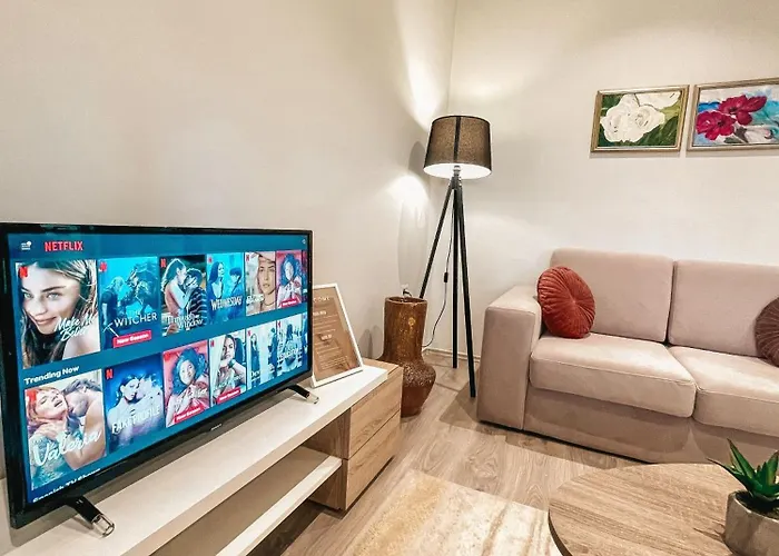 Dizdari 公寓 地拉那